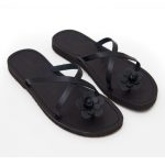 Women’s Ostuni Thong sandals in Black