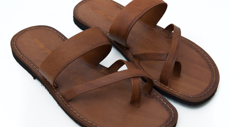 Men's Pizzica Thong sandals in Cognac